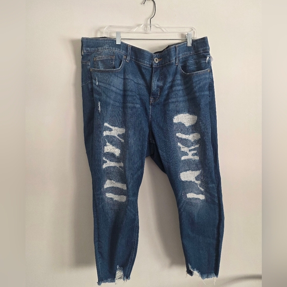 NWT TORRID | Bombshell Skinny Premium Stretch High-Rise Destructed Jeans Sz 26S - Picture 2 of 4